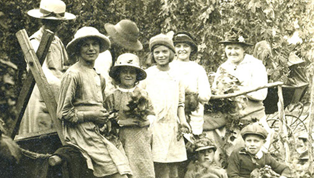 Eden-Valley---Hop-Picking-Detail.jpg