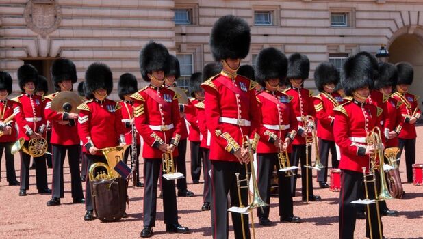 Changing Of The Guard Walking Tour In London ADD 2